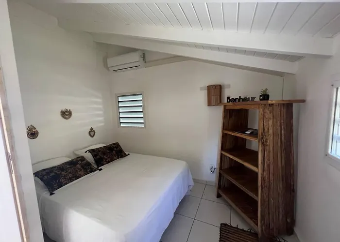 Spacious Villa Corossol With Pool