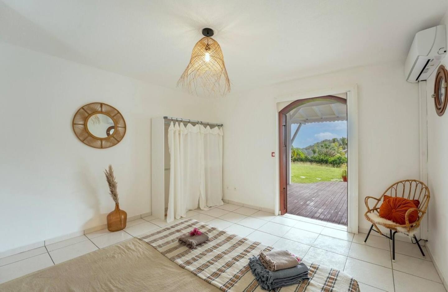 Spacious Corossol With Pool *